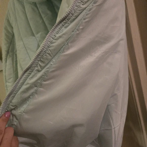 Brandnew Women's Light Blue Quilted Jacket - Picture 6 of 8